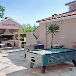 Paradise 1 *