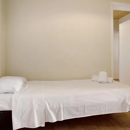 Appartement Paradise 1 *